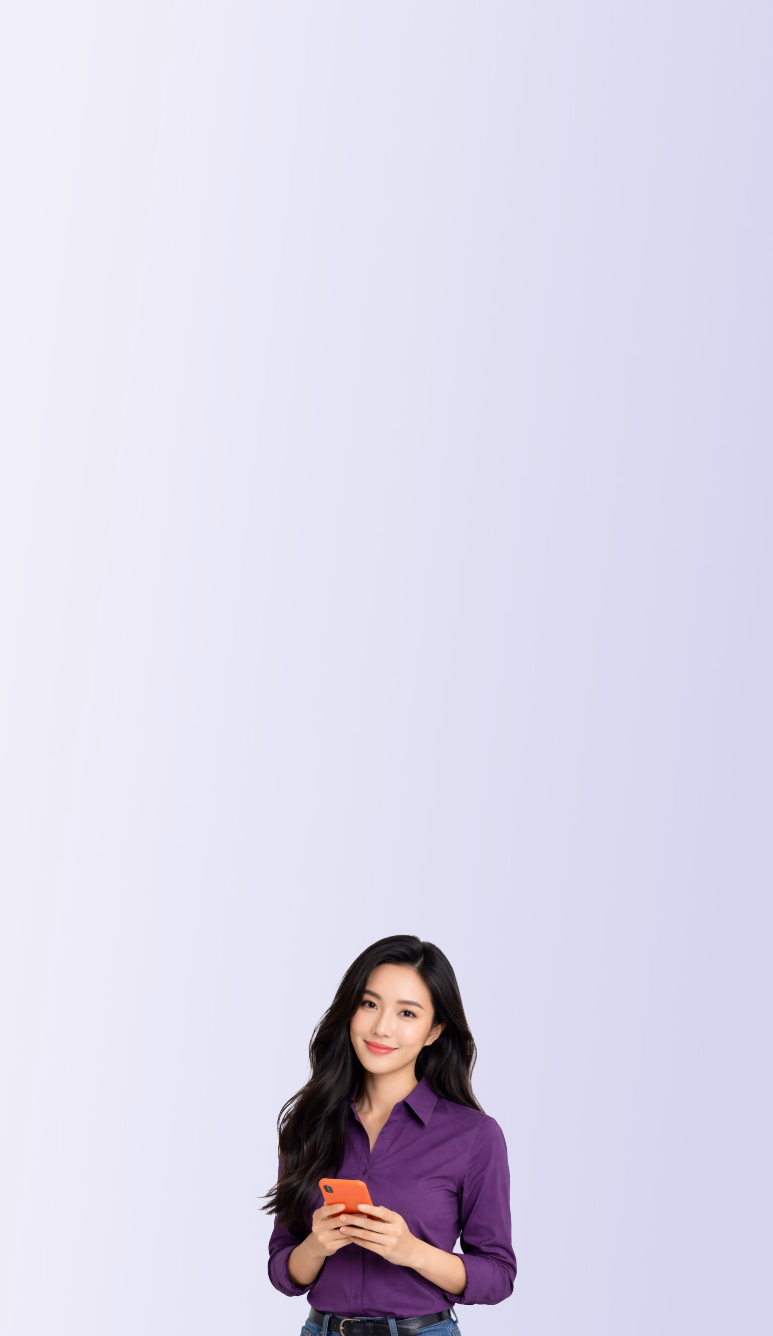 Người phụ nữ cầm điện thoại thông minh và chỉ vào hành lang, tượng trưng cho ứng dụng vay nhanh chóng và tiện lợi trực tuyến.